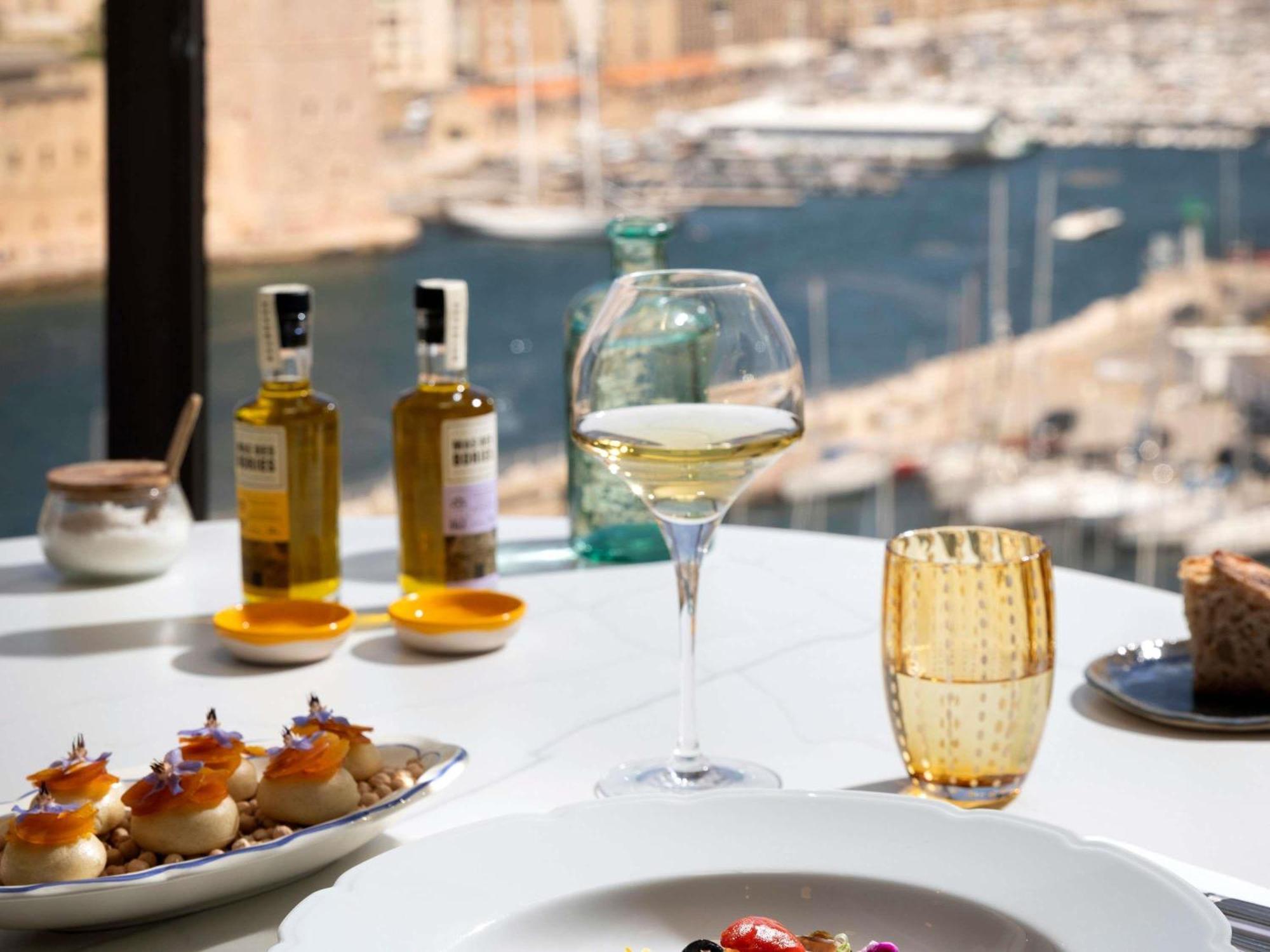 Hotel Sofitel Vieux-port 5*