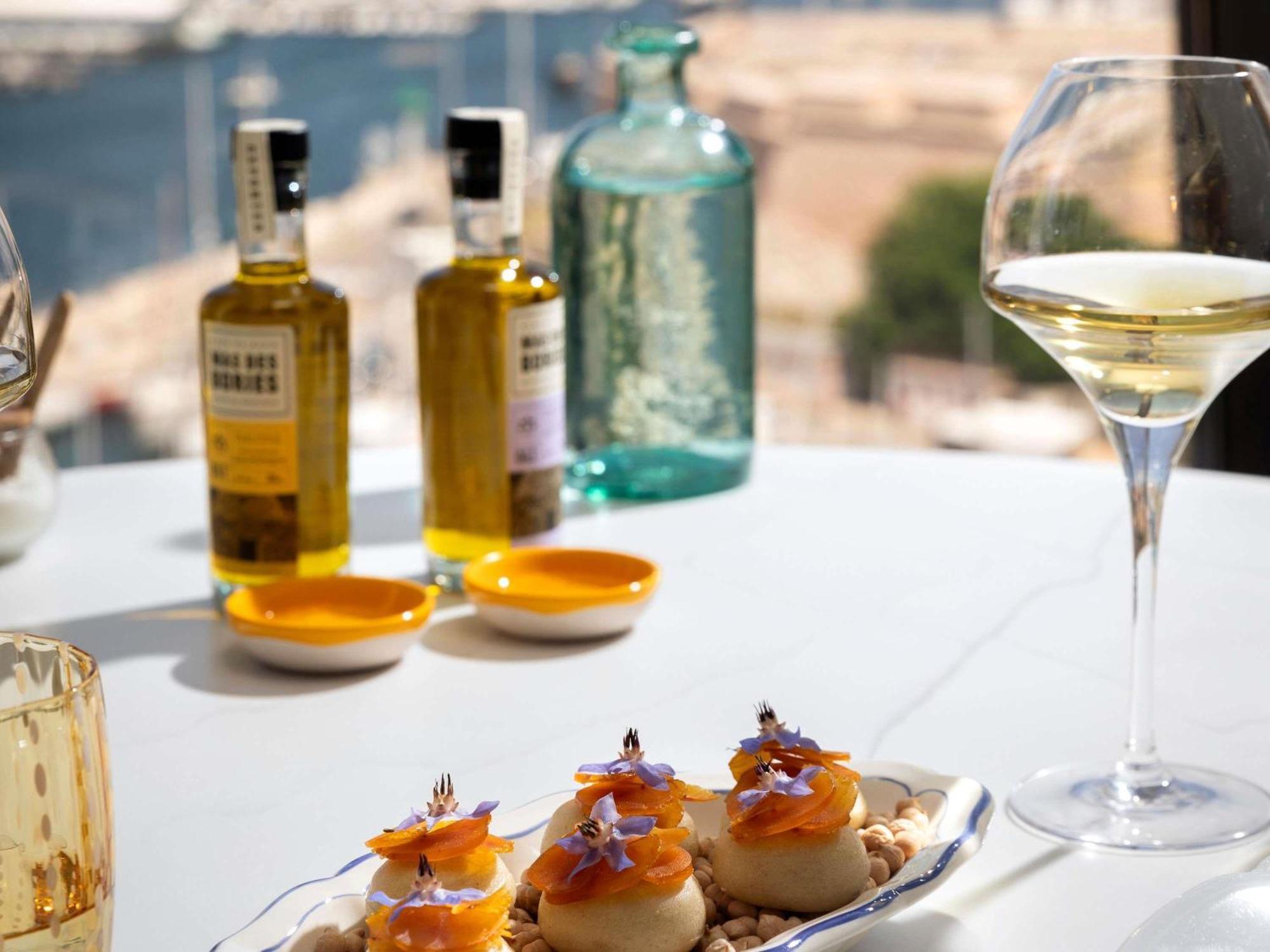 Hotel Sofitel Vieux-port 5*